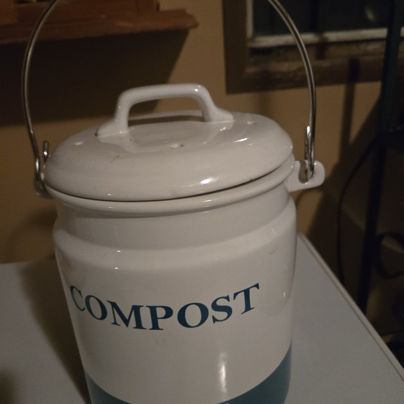 Ceramic Compost Container - Picture 4 of 5